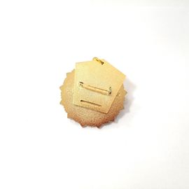 Het ronde Metaaletiket plateert het Gouden/Zilveren Kenteken die van de Kleurenspeld Vrij Ontwerp plateren