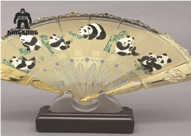 De rechtse Gehouden Vouwende Ventilators omvatten de Opera van Peking Gezichts voor Bedrijfs Reclame of Gift